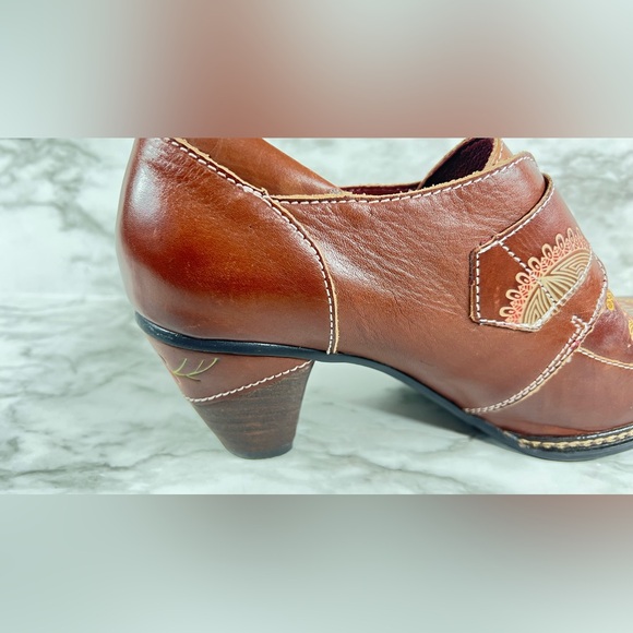 L’ARTISTE leather platform heal shoes - Picture 6 of 16